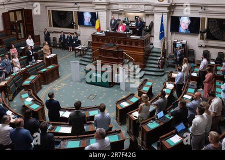 Bruxelles, Belgique. 15th juin 2023. Les illustrations montrent une minute de silence en honneur du représentant Jan Caudron lors d'une séance plénière de la Chambre au Parlement fédéral à Bruxelles, le jeudi 15 juin 2023. BELGA PHOTO JAMES ARTHUR GEKIERE crédit: Belga News Agency/Alay Live News Banque D'Images