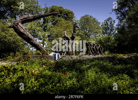 AMSTERDAM - le Monument national de l'histoire de l'esclavage dans le parc Oosterpark d'Amsterdam commémorant l'abolition de l'esclavage dans le Royaume des pays-Bas. ANP SEM VAN DER WAL pays-bas sortie - belgique sortie Banque D'Images