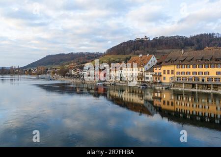 Le village de Stein am Rhein en Suisse. Rhin. Banque D'Images