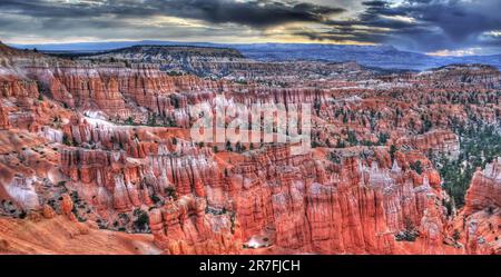 Vue magnifique sur le magnifique parc national de Bryce Canyon dans l'Utah, États-Unis Banque D'Images