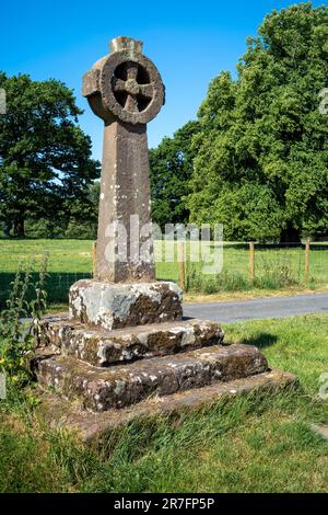 La plinthe médiévale de soutien d'une pierre de peste datant du 16th siècle, Edenhall, Langwathby, Cumbria, Royaume-Uni Banque D'Images