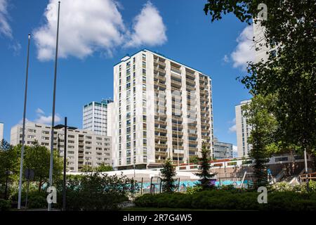 Bâtiments résidentiels en béton dans le quartier de Merihaka à Helsinki, en Finlande Banque D'Images