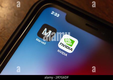 Vancouver, CANADA - juin 11 2023 : Marvell Technology, Inc. Et les icônes NVIDIA visibles sur un écran d'iPhone. Image conceptuelle de la société de technologie des semi-conducteurs Banque D'Images