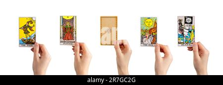 Lodz Pologne 11 juin 2023 Tarot cartes dans les mains ensemble, arcanas majeurs de Fool, Empereur, Soleil, mort isolé sur fond blanc. Banque D'Images