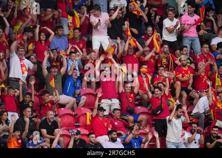 Enschede, pays-Bas. 15th juin 2023. ENSCHEDE, PAYS-BAS - JUIN 15: Fans et supporters de l'Espagne pendant le match semi-inal de la Ligue des Nations de l'UEFA 2022/23 entre l'Espagne et l'Italie au FC Twente Stadion on 15 juin 2023 à Enschede, pays-Bas (photo de René Nijhuis/BSR Agency) crédit: BSR Agency/Alay Live News Banque D'Images