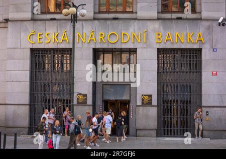 PRAGUE, RÉPUBLIQUE TCHÈQUE, EUROPE - Banque nationale tchèque. Extérieur du bâtiment Ceska Narodni Banka dans le quartier de Stare Mesto. Banque D'Images