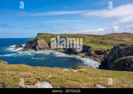 Baie sur la côte entre Dalmore, Dhail Mor, et Gaernin à Lewis, îles occidentales d'Écosse, Banque D'Images