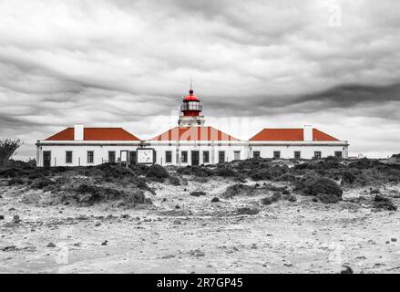 Odemira, Portugal- 20 octobre 2022: Beau phare de Cap de Cabo Sardao au Portugal Banque D'Images