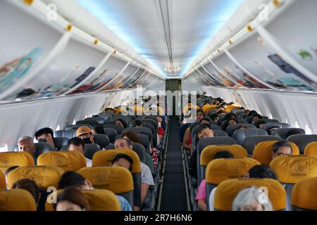 CHIANG MAI, THAÏLANDE - VERS AVRIL 2023: Photo intérieure de NOK Air Boeing 737-800. Banque D'Images