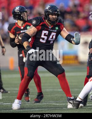 (Ottawa, Canada---15 juin 2023) Jacob Ruby (54) des Noirs d'Ottawa dans la Ligue canadienne de football (LCF) action de saison régulière entre les Stampeders de Calgary aux Noirs d'Ottawa. Photographie Copyright Sean Burges / Mundo Sport Images 2023. Banque D'Images