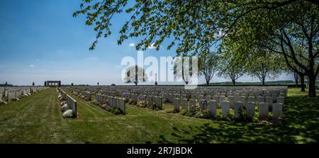 Le cimetière de Caterpillar Valley est l'un des plus grands cimetières de la somme et contient 5197 sépultures britanniques, Banque D'Images