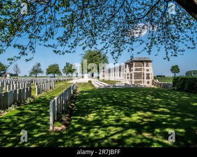 Le cimetière de Caterpillar Valley est l'un des plus grands cimetières de la somme et contient 5197 sépultures britanniques, Banque D'Images