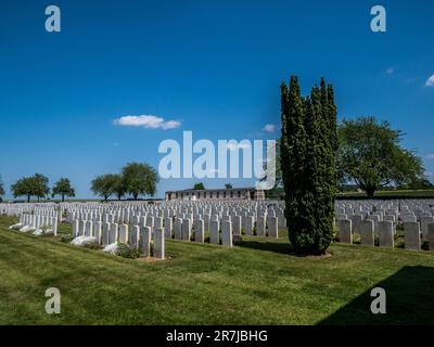 Le cimetière de Caterpillar Valley est l'un des plus grands cimetières de la somme et contient 5197 sépultures britanniques, Banque D'Images