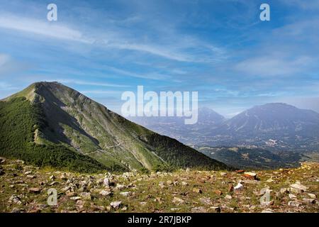 Italie Basilicate Lagonegra Sirino Mount et un sanctuaire gauche de Madonna del Sirino Banque D'Images