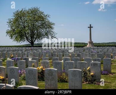 Le cimetière de Caterpillar Valley est l'un des plus grands cimetières de la somme et contient 5197 sépultures britanniques, Banque D'Images