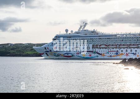 KILLYBEGS, IRLANDE - 16 2023 MAI : départ de l'étoile norvégienne après une visite à Killybegs. Banque D'Images