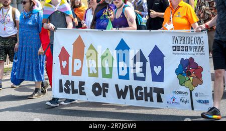 Portsmouth Pride - photo des participants au défilé LGBTQIA+ à Southsea Common, Portsmouth, Hampshire, Angleterre, Royaume-Uni - Pride 2023 Banque D'Images