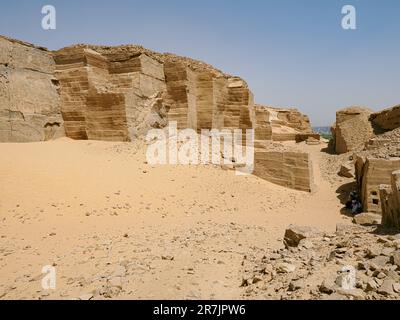 Explorer les carrières de pierre de Gebel El-Silsila, Egypte: Traces Banque D'Images