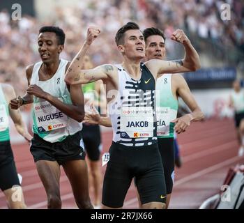 Jakob Ingebrigtsen, de Norvège, franchit la ligne d'arrivée pour remporter les 1500m hommes dans un nouveau PB et un nouveau leader mondial aux Jeux Bislett d'Oslo, à la Ligue des diamants de Wanda, au stade Bislett, Oslo, en Norvège, le 15th juin 2023. Photo Gary Mitchell Banque D'Images