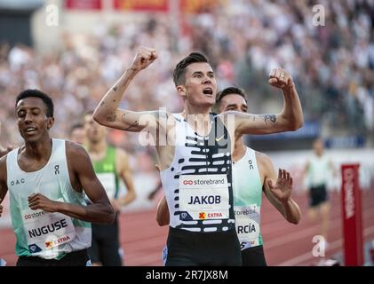 Jakob Ingebrigtsen, de Norvège, franchit la ligne d'arrivée pour remporter les 1500m hommes dans un nouveau PB et un nouveau leader mondial aux Jeux Bislett d'Oslo, à la Ligue des diamants de Wanda, au stade Bislett, Oslo, en Norvège, le 15th juin 2023. Photo Gary Mitchell Banque D'Images