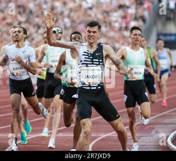 Jakob Ingebrigtsen, de Norvège, franchit la ligne d'arrivée pour remporter les 1500m hommes dans un nouveau PB et un nouveau leader mondial aux Jeux Bislett d'Oslo, à la Ligue des diamants de Wanda, au stade Bislett, Oslo, en Norvège, le 15th juin 2023. Photo Gary Mitchell Banque D'Images