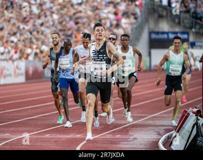 Jakob Ingebrigtsen, de Norvège, franchit la ligne d'arrivée pour remporter les 1500m hommes dans un nouveau PB et un nouveau leader mondial aux Jeux Bislett d'Oslo, à la Ligue des diamants de Wanda, au stade Bislett, Oslo, en Norvège, le 15th juin 2023. Photo Gary Mitchell Banque D'Images