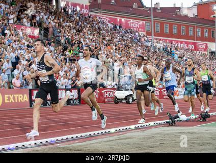 Jakob Ingebrigtsen, de Norvège, et Mohamed Katir, d'Espagne, en compétition aux Jeux Bislett d'Oslo, à la Ligue des diamants de Wanda, au stade Bislett, à Oslo, en Norvège, le 15th juin 2023. Photo Gary Mitchell Banque D'Images