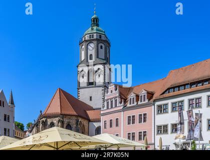 La belle vieille ville de Meissen près de Dresde dans l'état libre de Saxe, Allemagne. Prise de vue le jour de l'été avec un ciel bleu vif. Banque D'Images