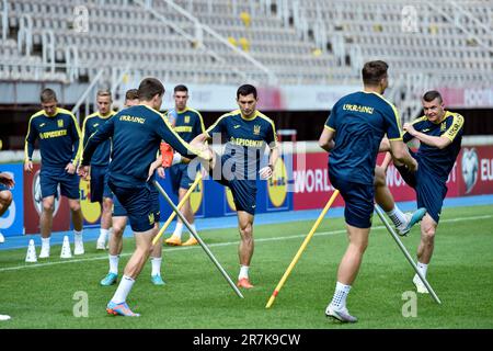 SKOPJE, MACÉDOINE DU NORD - 15 JUIN 2023 - les joueurs de l'Ukraine tiennent une session d'entraînement avant un match contre la Macédoine du Nord à l'arène nationale Banque D'Images
