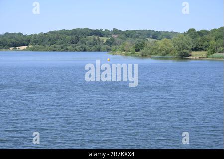 Un réservoir plein d'Ardenly à West Sussex le 16 juin 2023. Banque D'Images