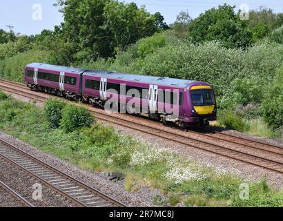 East Midlands Railway Turbostar 170515 approche de North Stafford Junction avec le service de train 11:10 Crewe to Newark Castle le 16 juin 2023 Banque D'Images