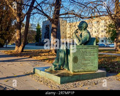 Banc Jan Karski à côté du MUSÉE POLIN de l'Histoire des Juifs polonais, Varsovie, Voïvodeship de Masovian, Pologne Banque D'Images