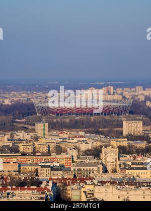 Vue en direction du PGE Narodowy National Stadium, Varsovie, Masovian Voivodeship, Pologne Banque D'Images