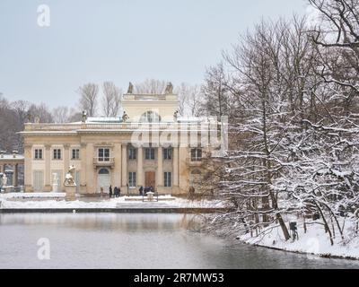 Palais sur l'île, parc Lazienki ou parc des bains royaux, hiver, Varsovie, Voïvodeship de Masovian, Pologne Banque D'Images