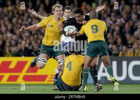 Jerome Kaino de Nouvelle-Zélande en action contre l'Australie lors du deuxième match semi-final de la coupe du monde de rugby 2011, Eden Park, Auckland, Nouvelle-Zélande, dimanche, 16 octobre 2011. Banque D'Images