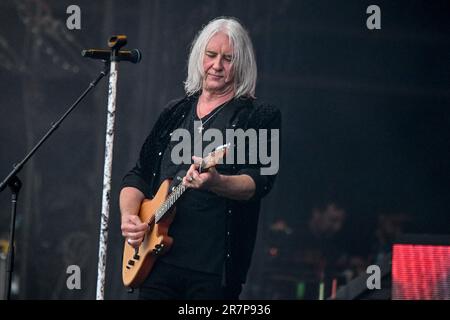 Clisson, France. 16th juin 2023. DEF Leppard en direct sur scène pendant le festival Hellfest en plein air à Clisson, France sur 16 juin 2023. Photo de Julien Reynaud/APS-Medias/ABACAPRESS.COM crédit: Abaca Press/Alay Live News Banque D'Images
