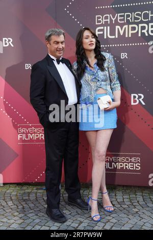 Le ministre Markus Söder et sa fille Gloria-Sophie Burkandt assistent au Bayerischer Filmpreis 2023 (Prix du film bavarois) au Prinzregentheater on 16 juin 2023 à Munich, en Allemagne. Banque D'Images