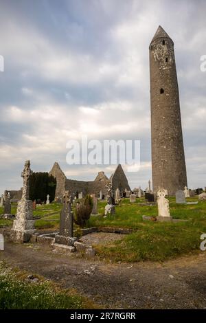 Abbaye de Kilmacduagh, comté de Galway, Irlande Banque D'Images