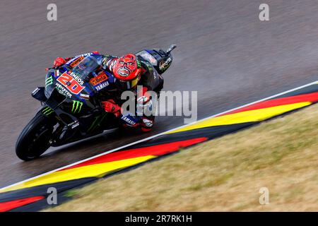 Sachsenring, Hohenstein-Ernstthal, Saxe, Allemagne. 17th juin 2023. 2023 MotoGP allemand, journée de qualification ; numéro 20 Monster Energy Yamaha MotoGP Rider Fabio Quartararo lors de la qualification au crédit MotoGP allemand : action plus Sports/Alamy Live News Banque D'Images