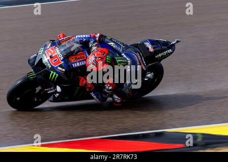 Sachsenring, Hohenstein-Ernstthal, Saxe, Allemagne. 17th juin 2023. 2023 MotoGP allemand, journée de qualification ; numéro 20 Monster Energy Yamaha MotoGP Rider Fabio Quartararo lors de la qualification au crédit MotoGP allemand : action plus Sports/Alamy Live News Banque D'Images