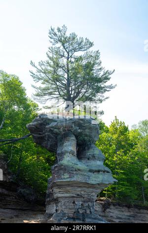 Photographie de Chapel Rock tout en explorant avec un kayak, Pictured Rocks National Lakeshore, Munising, Michigan, États-Unis. Banque D'Images