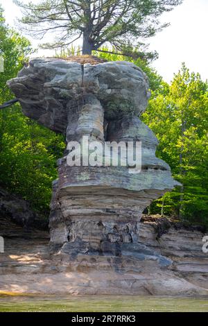 Photographie de Chapel Rock tout en explorant avec un kayak, Pictured Rocks National Lakeshore, Munising, Michigan, États-Unis. Banque D'Images