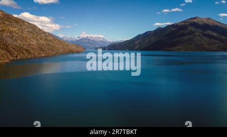 Photo aérienne par drone du Lago Puelo Banque D'Images