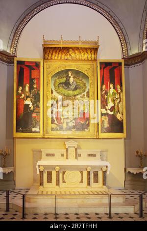 Haut autel avec la peinture de la buisson brûlante par le peintre Nicolas Froment dans la cathédrale Saint-Sauveur, Saint, biblique, scène, religieux, AIX-en-Provence Banque D'Images