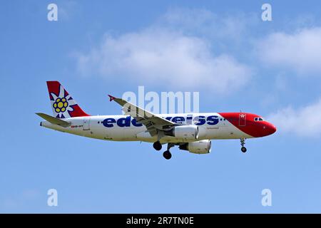 Avion Edelweiss Air, Airbus A320-200, HB-IHY Banque D'Images