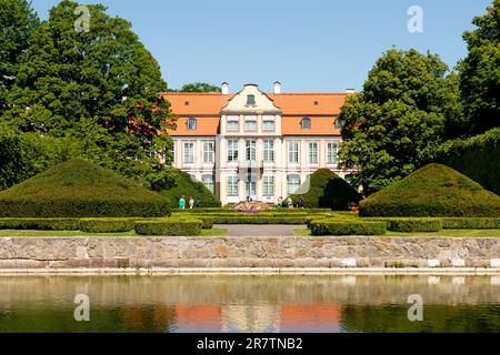 Le Musée national de Gdansk Département d'Art moderne bâtiment anciennement connu sous le nom de Abbé's Palace à Oliwa Park, Gdansk, Pomerania, Pologne, Europe Banque D'Images