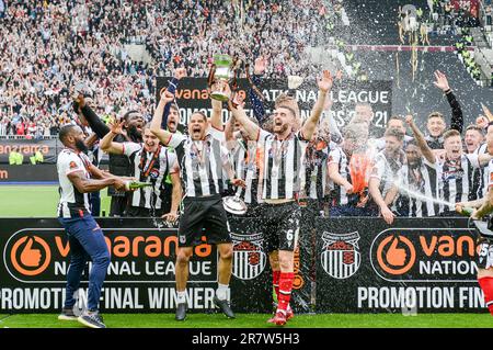 Promotion Grimsby Celebrate lors du match final de la Vanarama National League entre Grimsby Town FC et Solihull Moors au stade de Londres, Banque D'Images