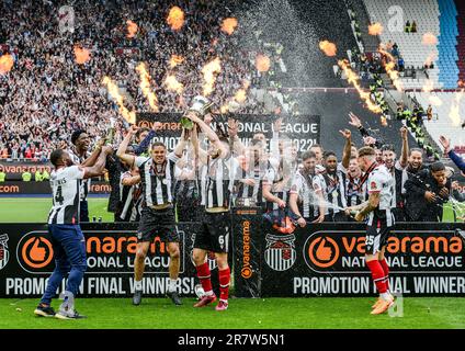 Promotion Grimsby Celebrate lors du match final de la Vanarama National League entre Grimsby Town FC et Solihull Moors au stade de Londres, Banque D'Images