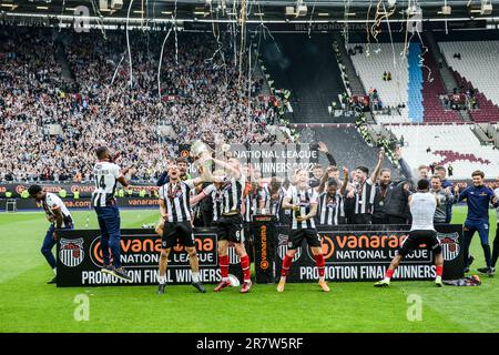 Promotion Grimsby Celebrate lors du match final de la Vanarama National League entre Grimsby Town FC et Solihull Moors au stade de Londres, Banque D'Images