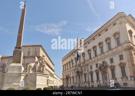 Palazzo della Consulta, le bâtiment de la Cour constitutionnelle italienne à côté du palais présidentiel sur la Piazza del Quirinale à Rome, Italie Banque D'Images